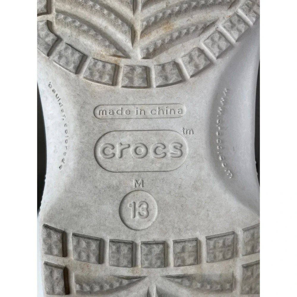 Crocs Classic Clog Men's Size 13 Light Gray Basketball Charms Jibbitz